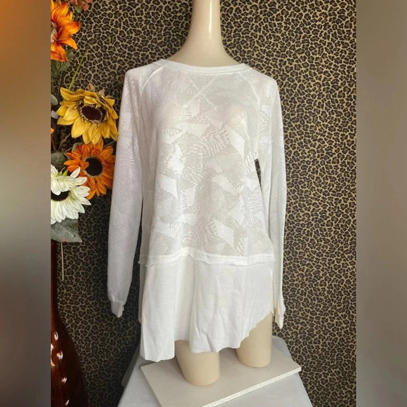 Doe & Rae Tops - 🌴3/$30🌴DOE & RAE White Long Sleeved Top NWT